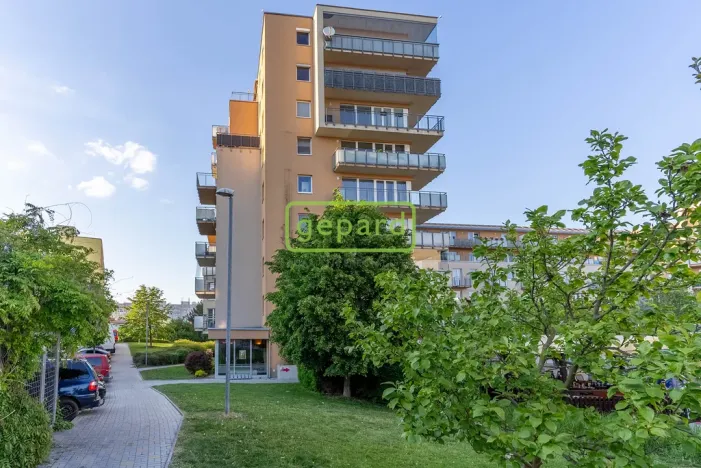 Prodej garážového stání, Praha, náměstí Přátelství, 25 m2