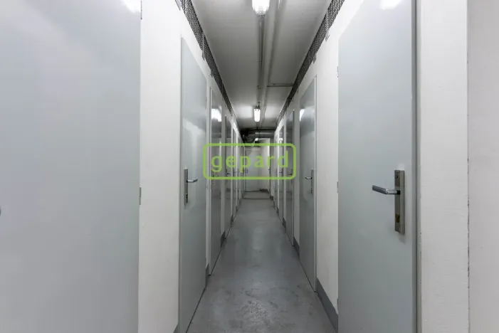 Prodej garážového stání, Praha, náměstí Přátelství, 25 m2