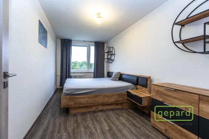 Pronájem bytu 2+kk, Praha, Augustinova, 46 m2