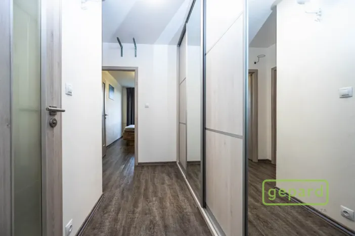 Pronájem bytu 2+kk, Praha, Augustinova, 46 m2