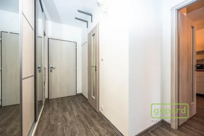 Pronájem bytu 2+kk, Praha, Augustinova, 46 m2