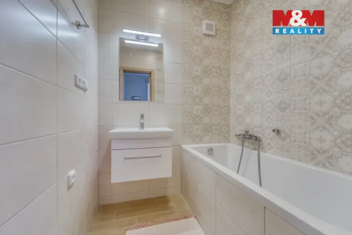 Prodej bytu 3+1, Plzeň - Lobzy, Pod Vrchem, 62 m2