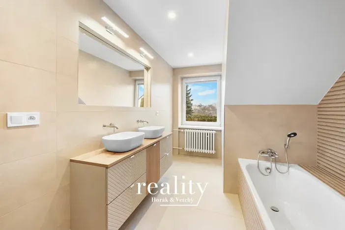 Pronájem rodinného domu, Dobšice, Horní, 220 m2