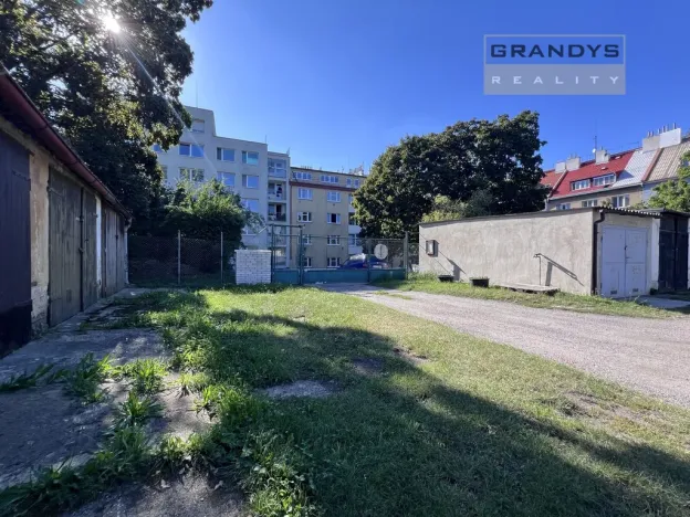 Prodej garáže, Praha, Na hájku, 17 m2