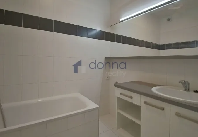 Pronájem bytu 2+kk, Praha - Vinohrady, Šrobárova, 68 m2