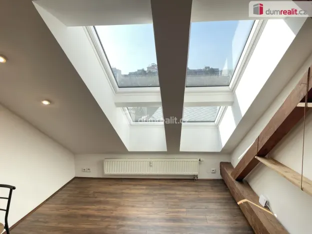 Pronájem bytu 1+kk, Praha - Michle, Magistrů, 30 m2