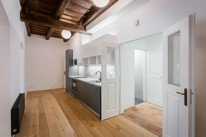 Pronájem bytu 2+kk, Praha - Malá Strana, Vlašská, 94 m2