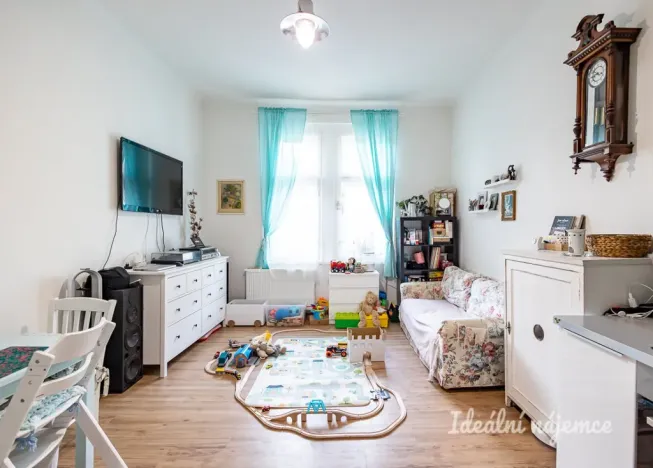 Pronájem bytu 2+kk, Praha - Karlín, Březinova, 50 m2