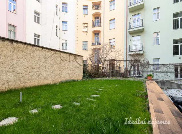 Pronájem bytu 2+kk, Praha - Karlín, Březinova, 50 m2