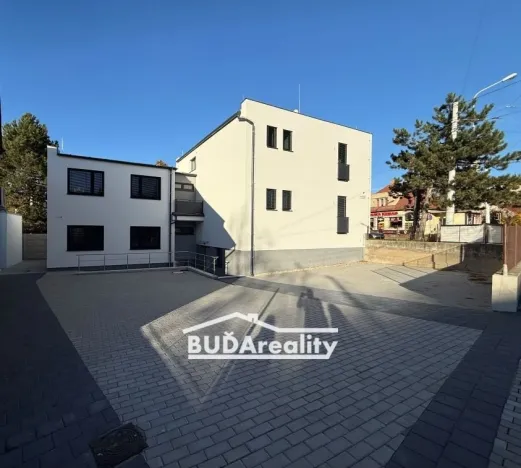 Pronájem bytu 1+kk, Otrokovice, tř. Osvobození, 32 m2