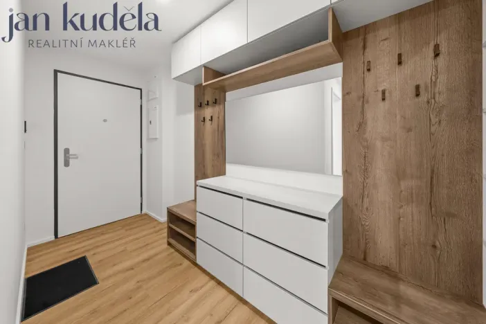 Pronájem bytu 3+kk, Brno, Komárovská, 75 m2