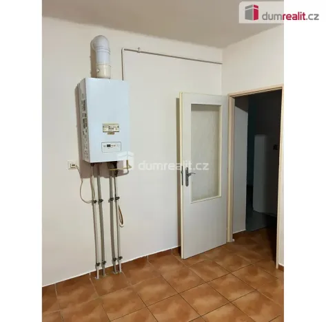 Pronájem bytu 2+1, Cheb, Hálkova, 52 m2