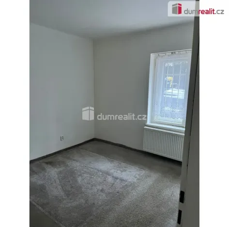 Pronájem bytu 2+1, Cheb, Hálkova, 52 m2