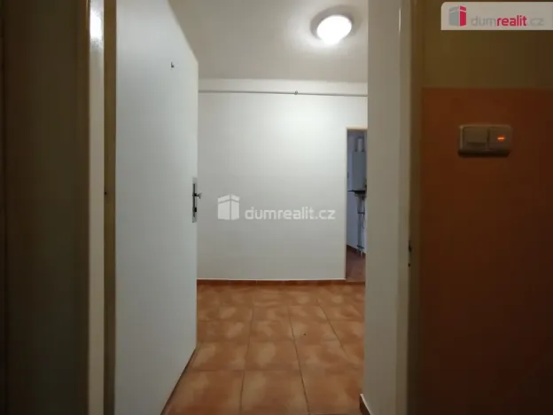 Pronájem bytu 2+1, Cheb, Hálkova, 52 m2