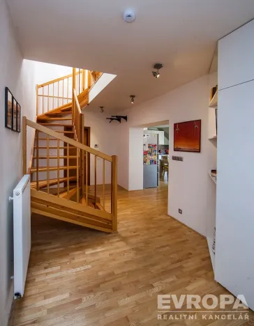 Pronájem bytu 2+kk, Praha - Podolí, Nedvědovo náměstí, 105 m2