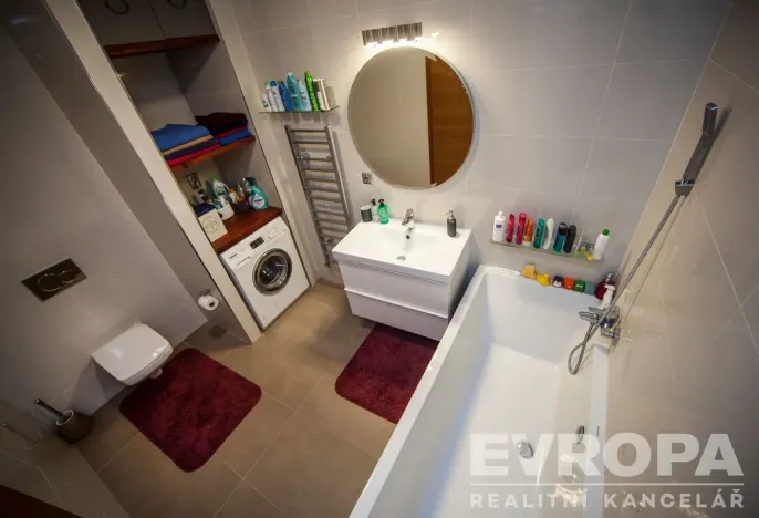 Pronájem bytu 2+kk, Praha - Podolí, Nedvědovo náměstí, 105 m2