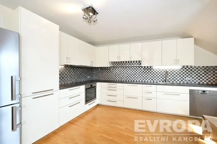 Pronájem bytu 2+kk, Praha - Podolí, Nedvědovo náměstí, 105 m2