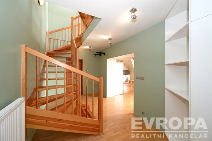 Pronájem bytu 2+kk, Praha - Podolí, Nedvědovo náměstí, 105 m2