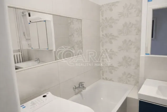 Pronájem bytu 1+kk, Praha - Holešovice, U Pergamenky, 30 m2