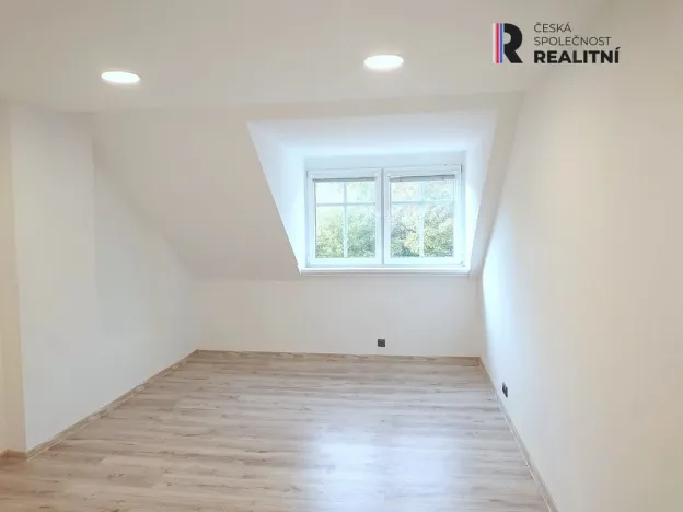 Pronájem bytu 2+kk, Karlovy Vary - Rybáře, Nákladní, 53 m2