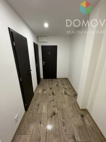 Pronájem bytu 2+kk, Králův Dvůr, Nad Stadionem, 40 m2