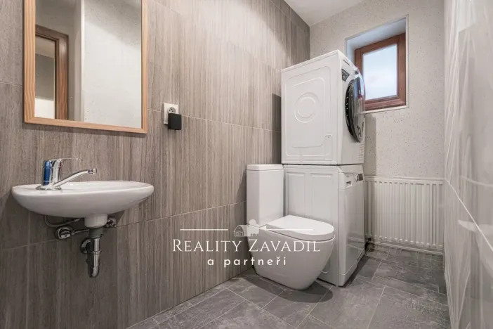 Pronájem bytu 3+kk, Jesenice, V Lázních, 93 m2