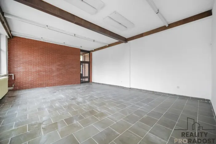 Pronájem obchodního prostoru, Řečany nad Labem, 1. máje, 43 m2