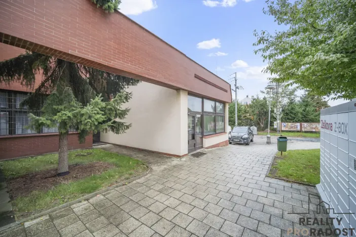 Pronájem obchodního prostoru, Řečany nad Labem, 1. máje, 25 m2