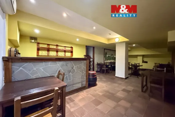 Pronájem restaurace, Zlín, náměstí Míru, 80 m2