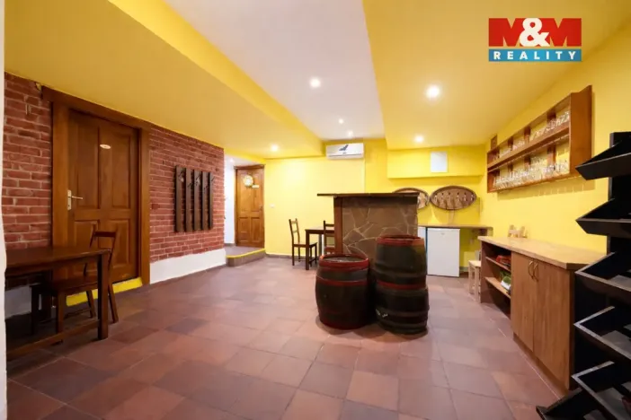 Pronájem restaurace, Zlín, náměstí Míru, 80 m2