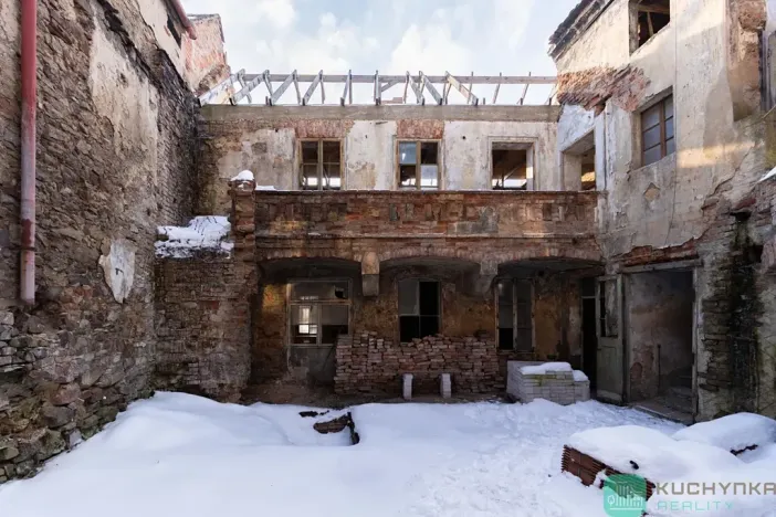 Prodej rodinného domu, Duchcov, G. Casanovy, 500 m2