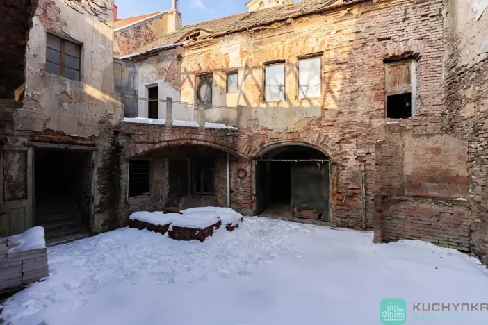 Prodej rodinného domu, Duchcov, G. Casanovy, 500 m2