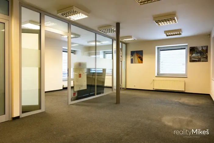 Prodej výrobních prostor, Liberec, Malodoubská, 3613 m2