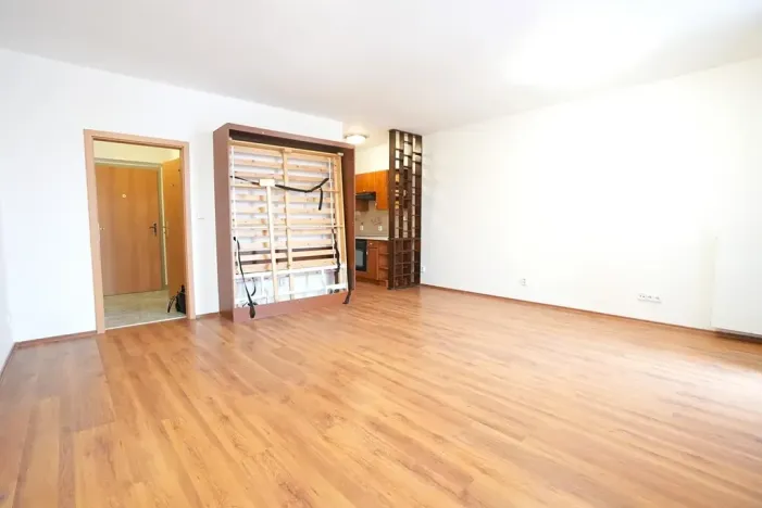 Pronájem bytu 1+kk, Beroun, U Židovského hřbitova, 41 m2