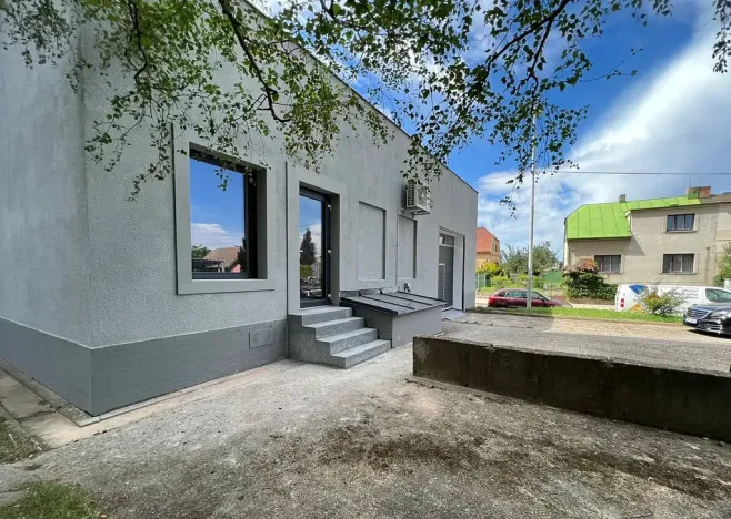 Prodej výrobních prostor, Praha - Horní Počernice, Komárovská, 210 m2