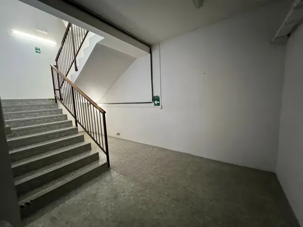 Pronájem výrobních prostor, Praha - Horní Počernice, Komárovská, 210 m2