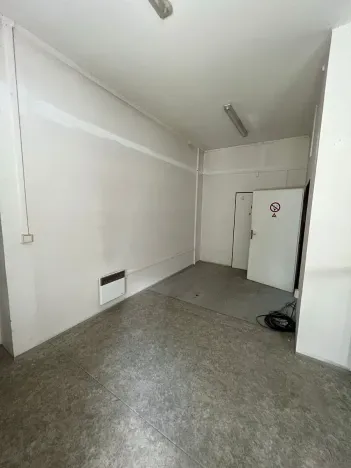 Pronájem výrobních prostor, Praha - Horní Počernice, Komárovská, 210 m2