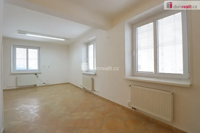 Pronájem komerční nemovitosti, Karlovy Vary - Rybáře, Severní, 84 m2
