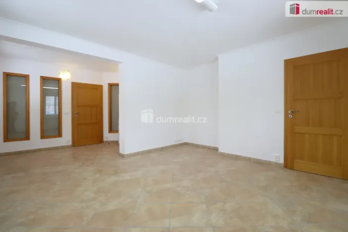 Pronájem komerční nemovitosti, Karlovy Vary - Rybáře, Severní, 84 m2