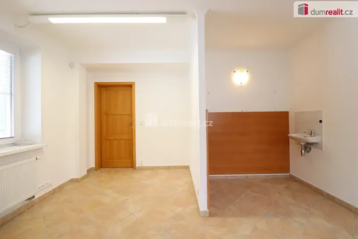 Pronájem komerční nemovitosti, Karlovy Vary - Rybáře, Severní, 84 m2