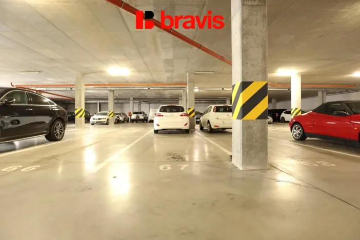 Pronájem garáže, Brno - Líšeň, Sedláčkova, 13 m2