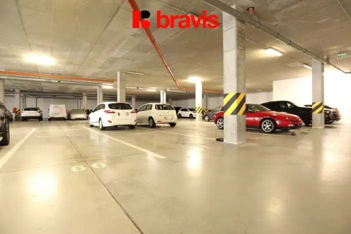 Pronájem garáže, Brno - Líšeň, Sedláčkova, 13 m2