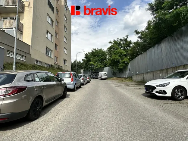 Pronájem garáže, Brno - Líšeň, Sedláčkova, 13 m2