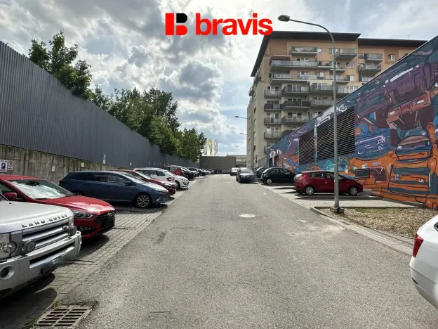 Pronájem garáže, Brno - Líšeň, Sedláčkova, 13 m2