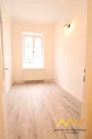 Pronájem bytu 2+kk, Hradec Králové, Dlouhá, 36 m2