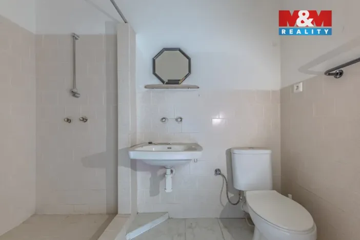 Prodej restaurace, Plavy, 500 m2