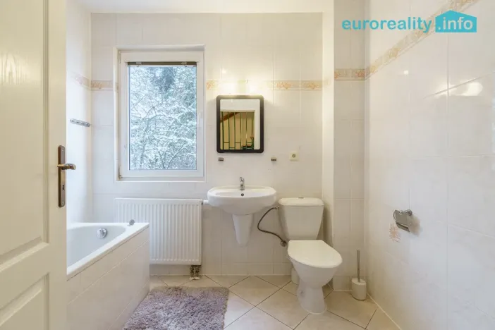 Pronájem rodinného domu, Karlovy Vary, Boční, 150 m2