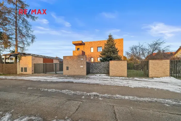 Prodej vily, Praha - Klánovice, Zádražanská, 330 m2