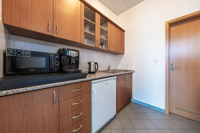 Pronájem kanceláře, Vestec, Vídeňská, 51 m2