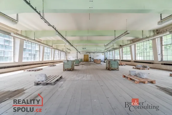 Prodej výrobních prostor, Jablonec nad Jizerou - Buřany, 2696 m2